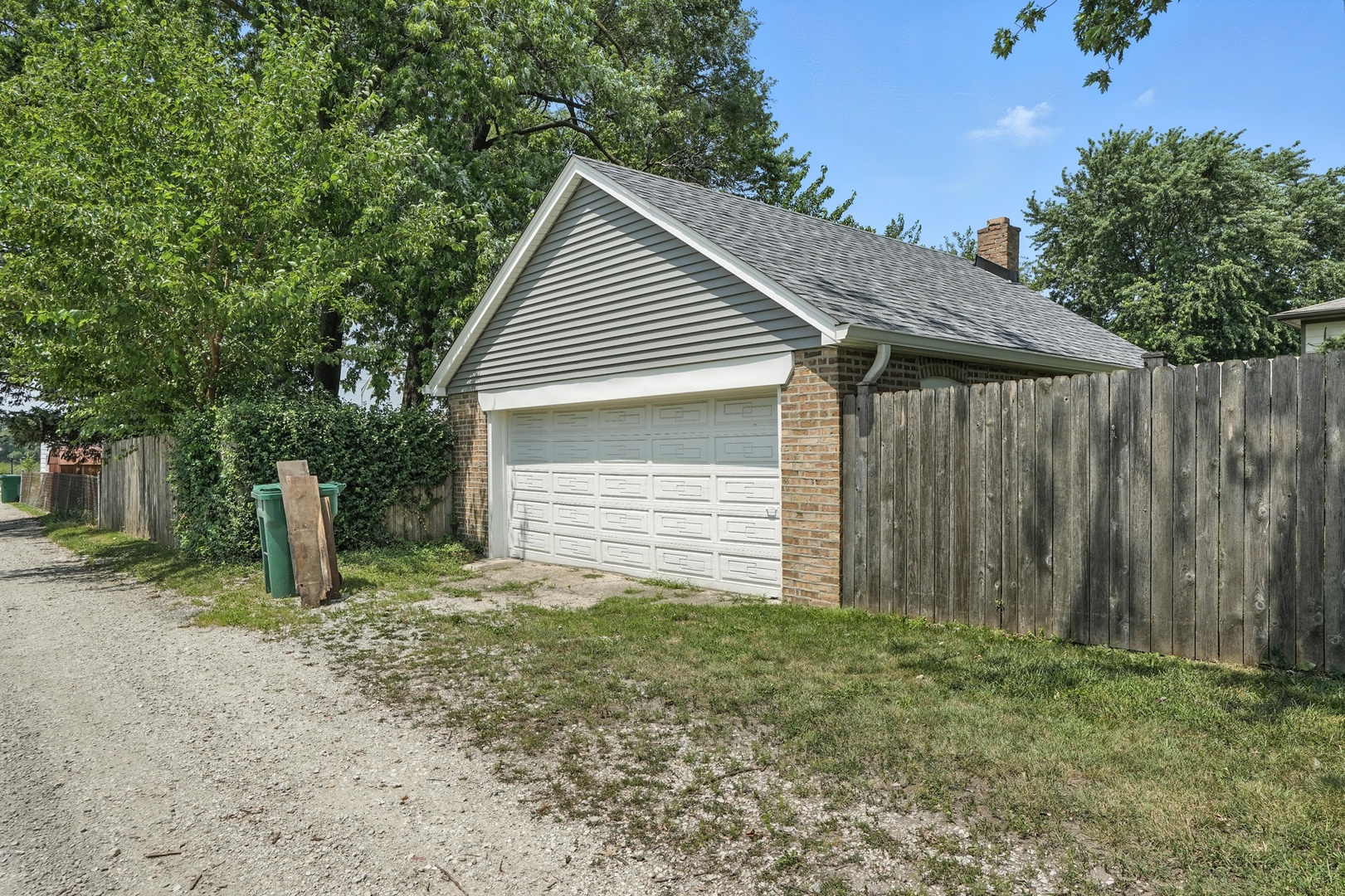 8646 S Nagle Avenue, Burbank, IL 60459