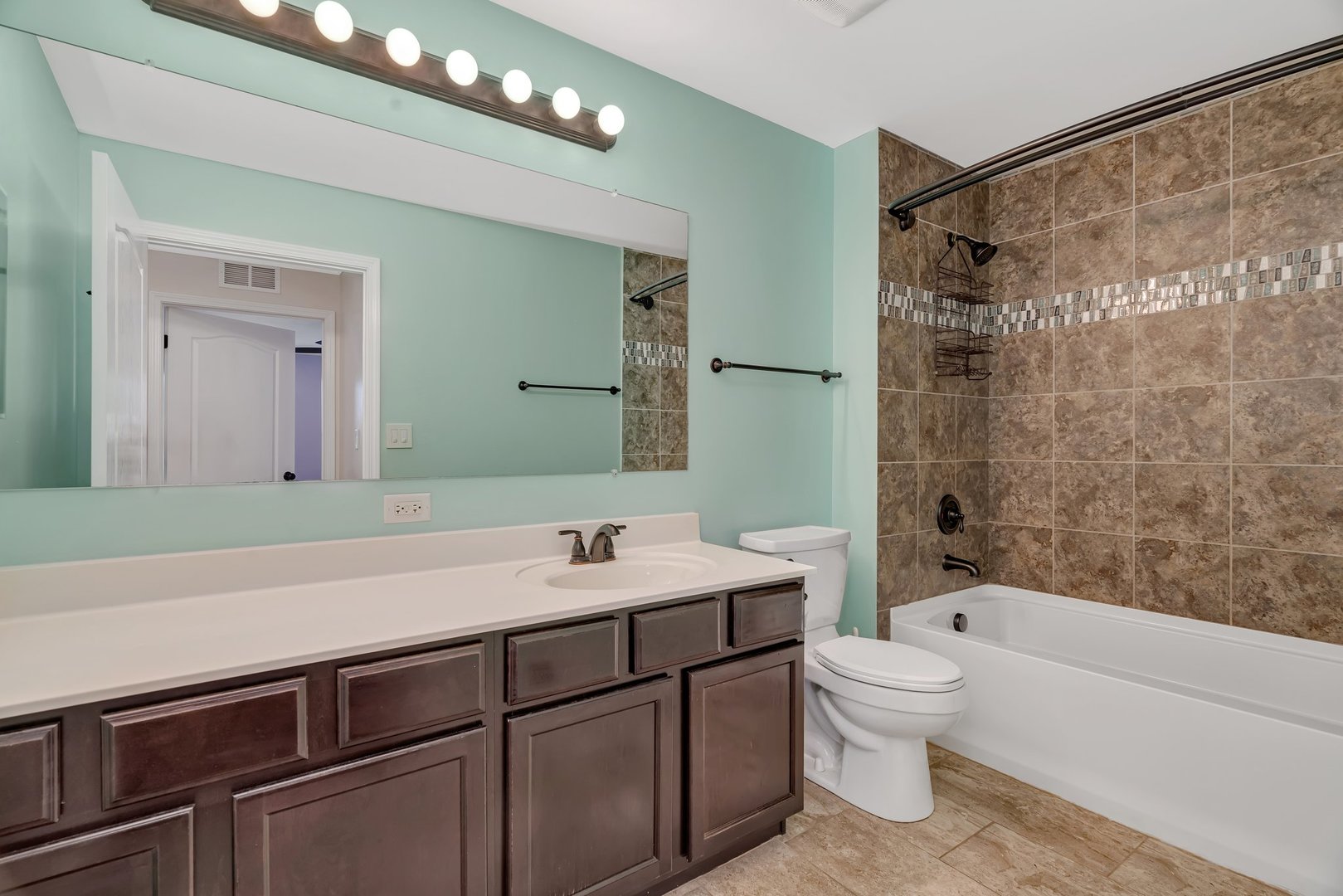 1221 Winding Way, Bolingbrook, IL 60490