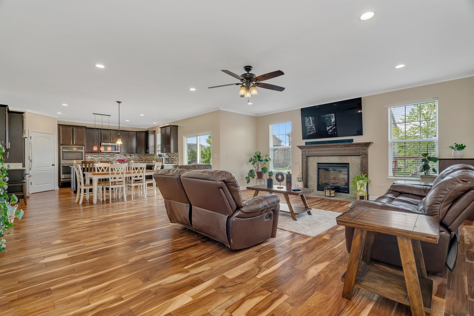 1221 Winding Way, Bolingbrook, IL 60490