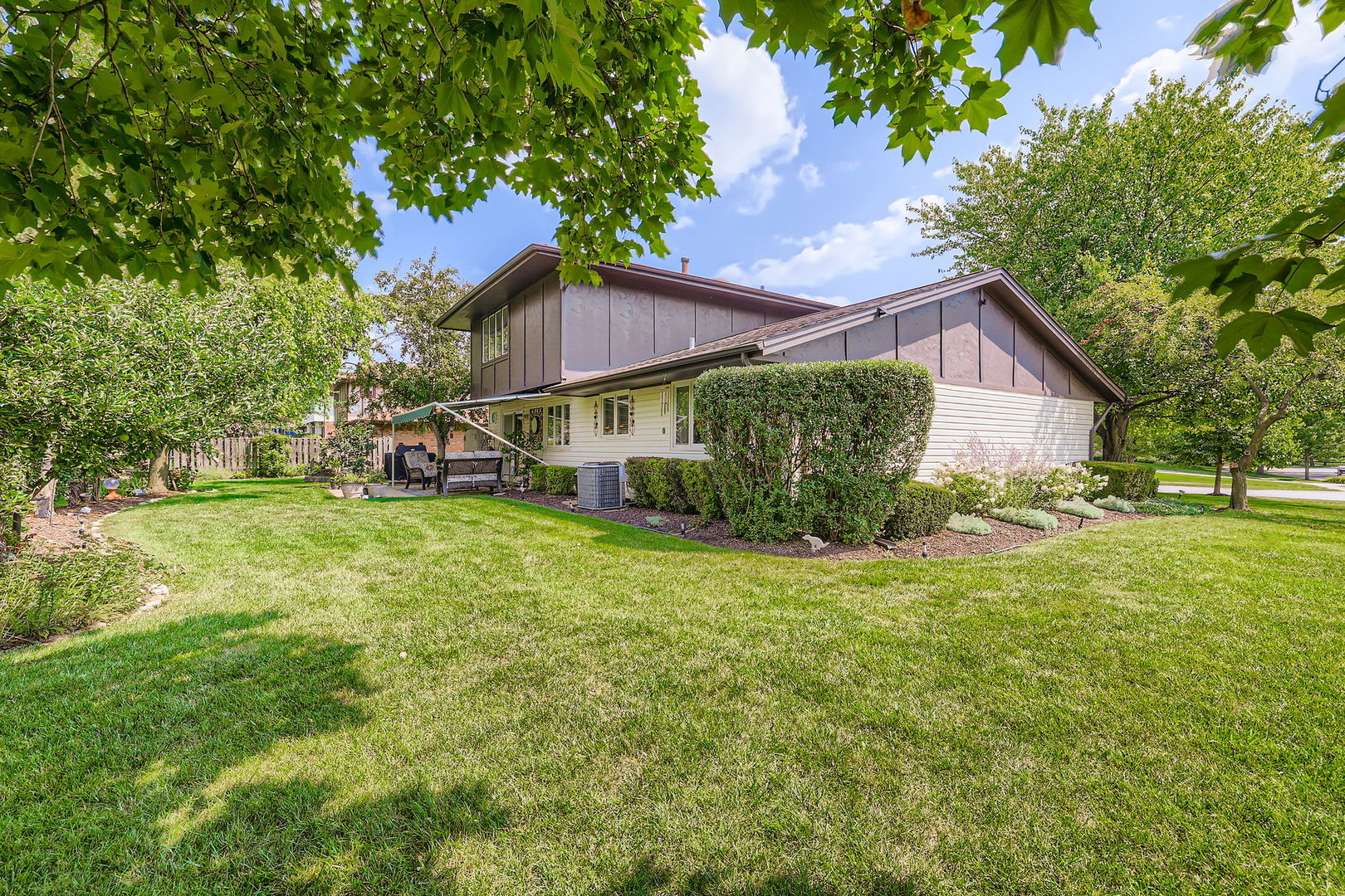 136 Caryville Lane, Schaumburg, IL 60193