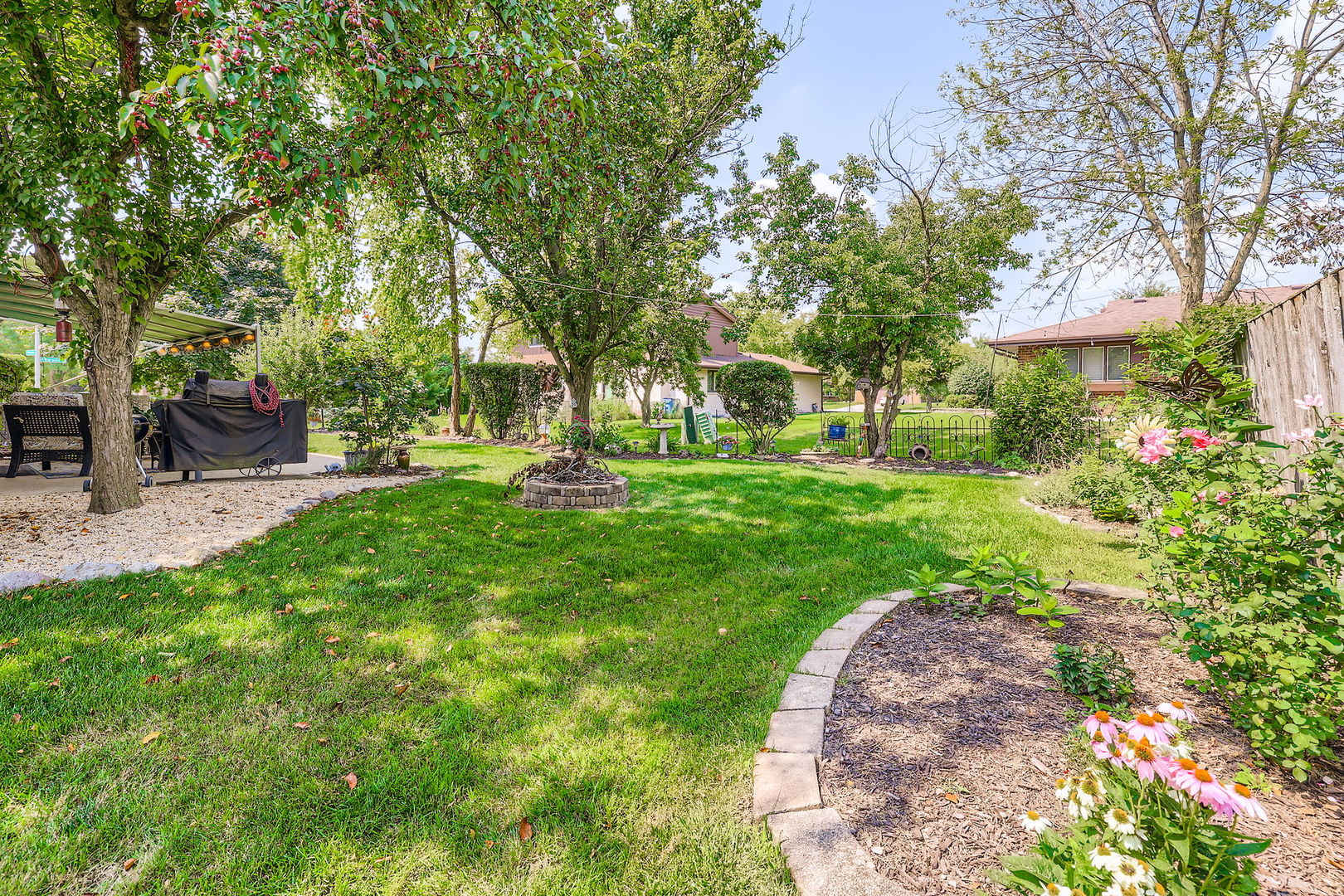 136 Caryville Lane, Schaumburg, IL 60193