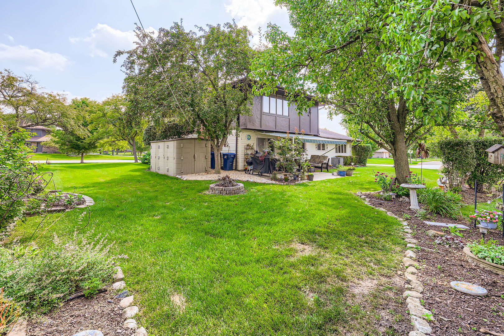 136 Caryville Lane, Schaumburg, IL 60193