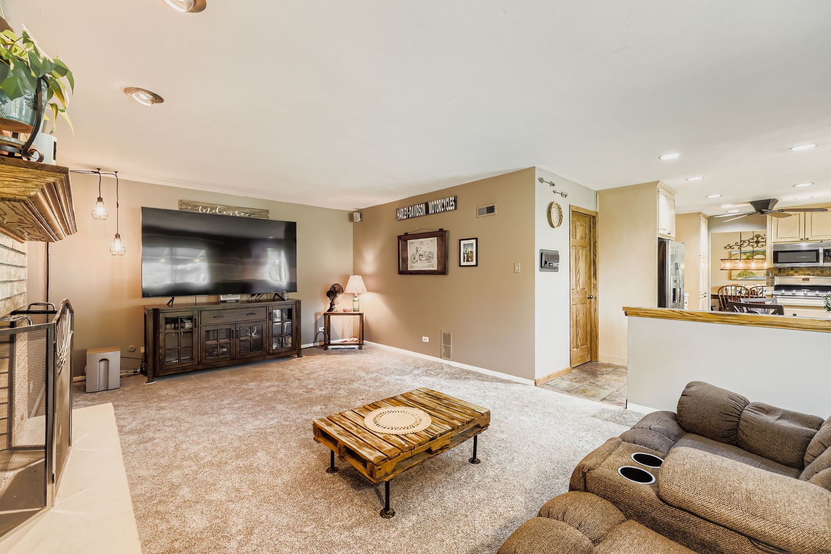 136 Caryville Lane, Schaumburg, IL 60193