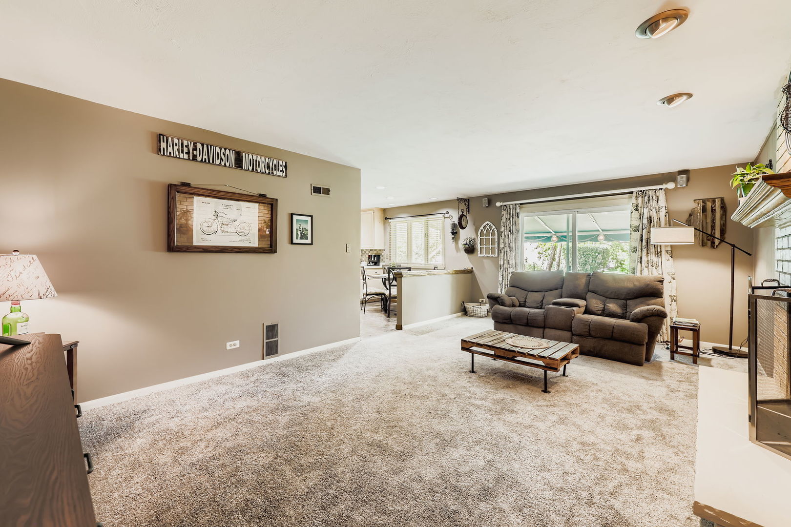 136 Caryville Lane, Schaumburg, IL 60193