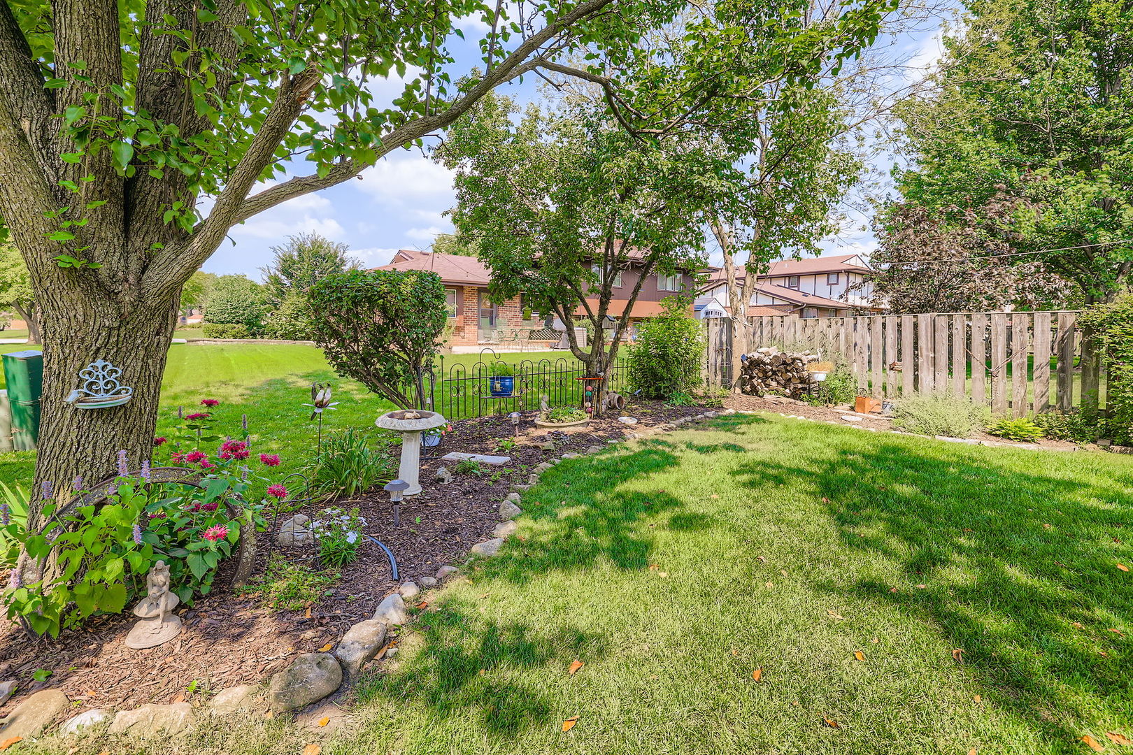 136 Caryville Lane, Schaumburg, IL 60193