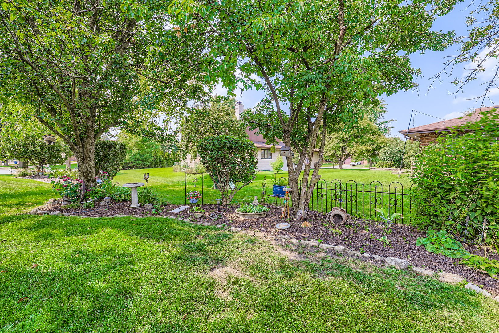 136 Caryville Lane, Schaumburg, IL 60193
