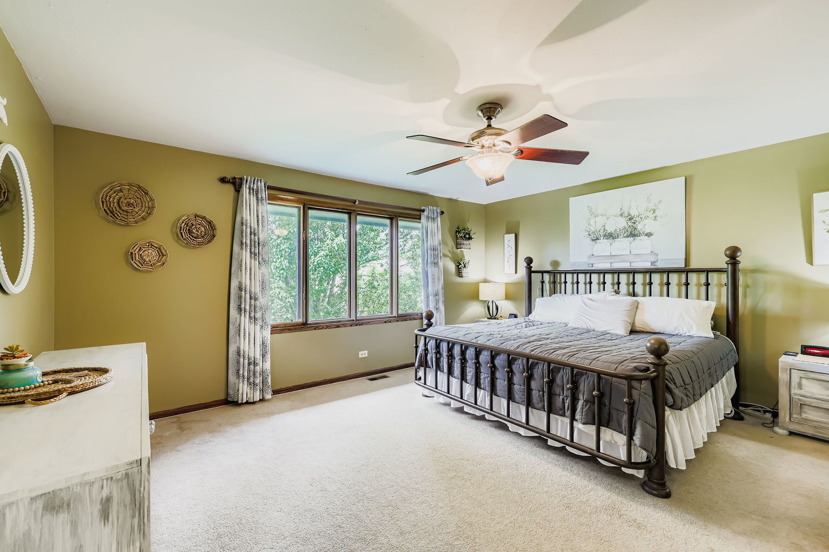 136 Caryville Lane, Schaumburg, IL 60193