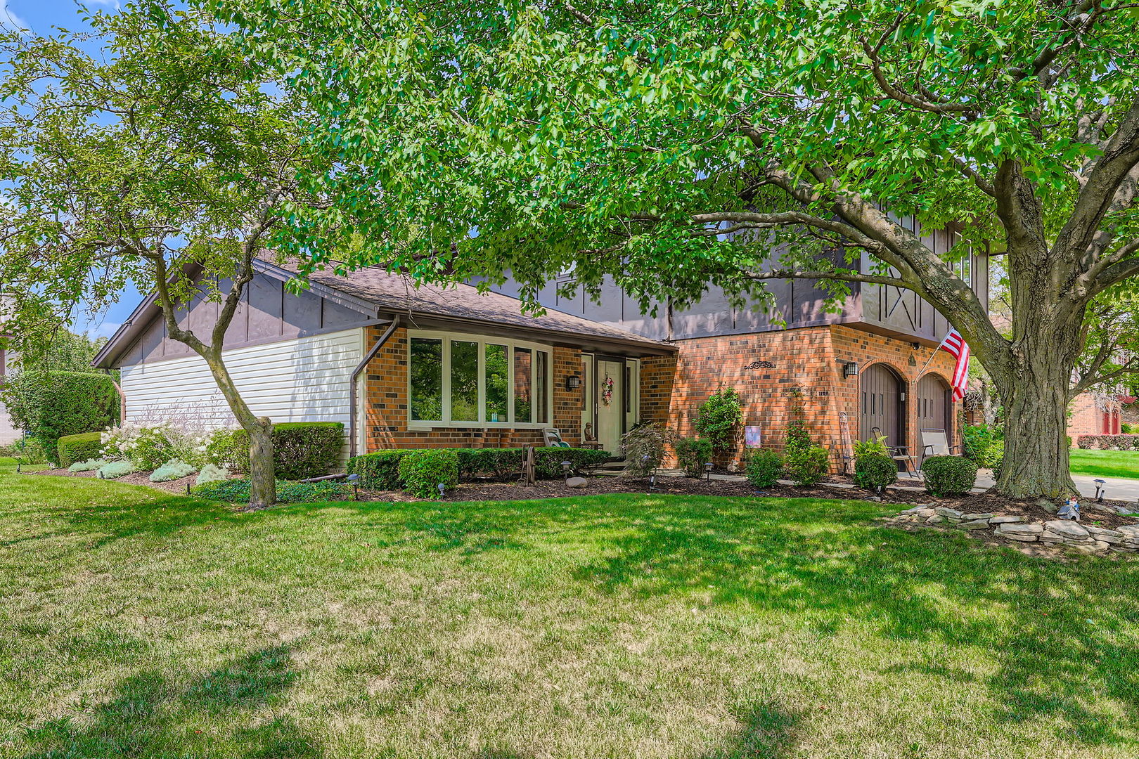 136 Caryville Lane, Schaumburg, IL 60193