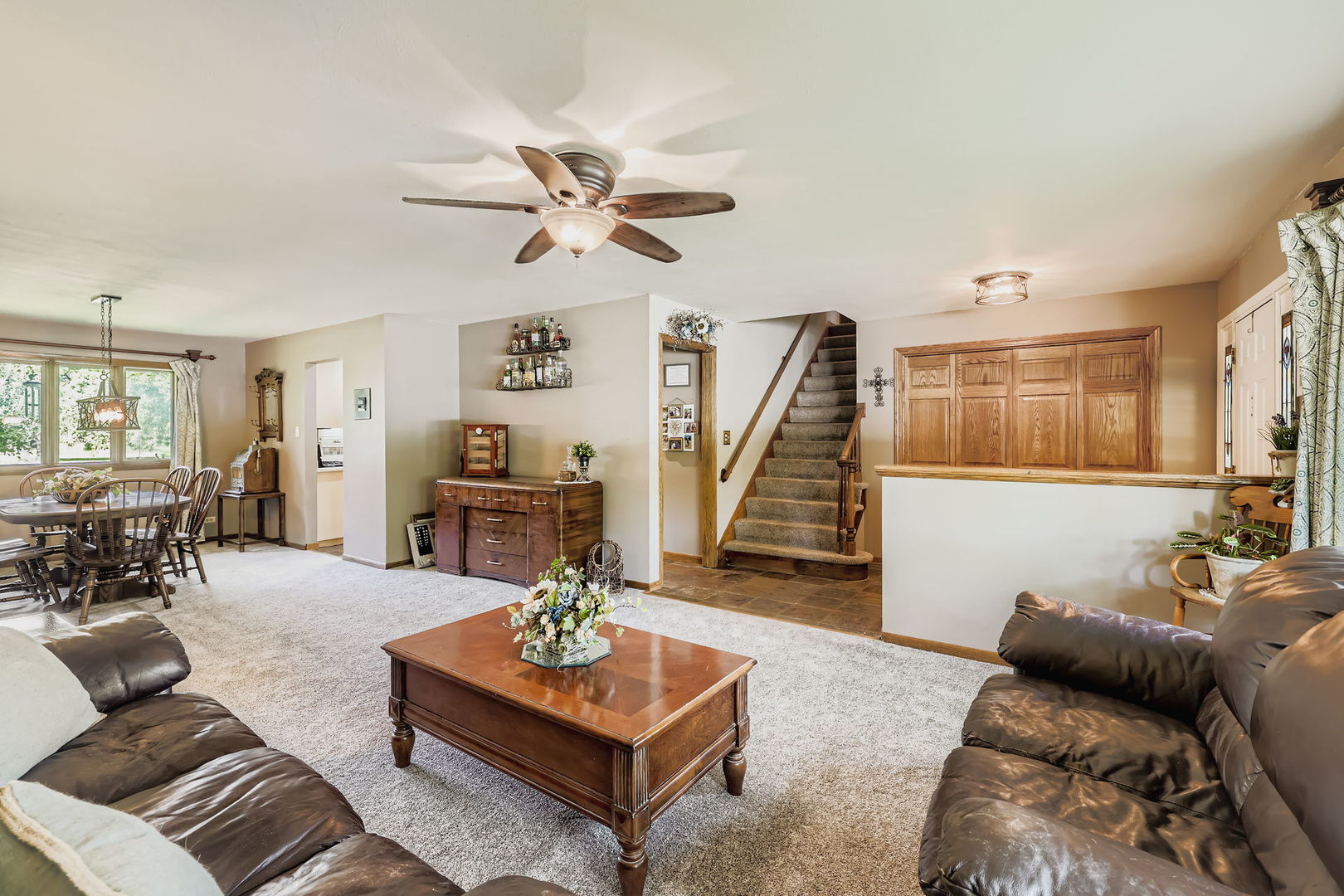 136 Caryville Lane, Schaumburg, IL 60193