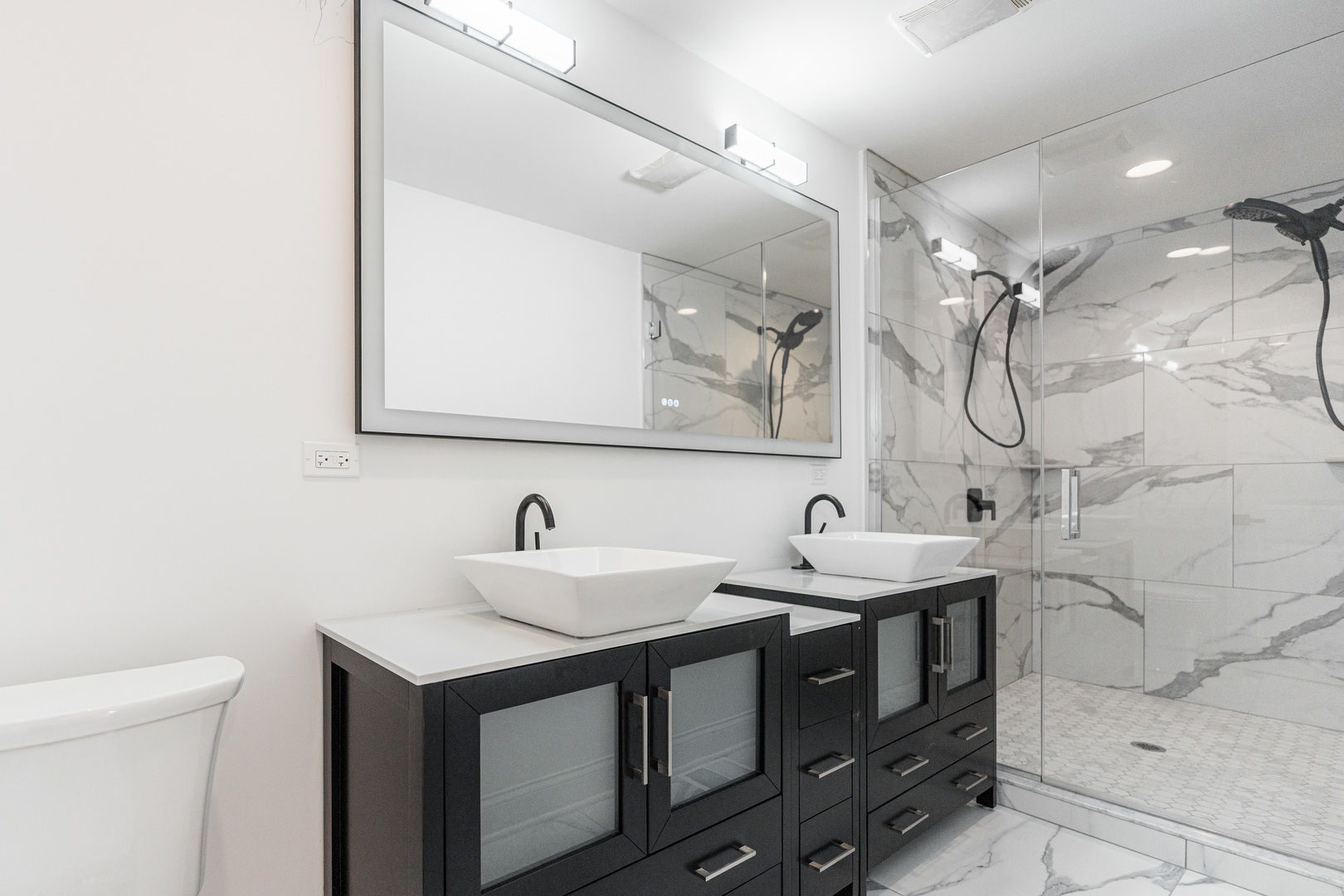 4134 W Roscoe Street, Chicago, IL 60641
