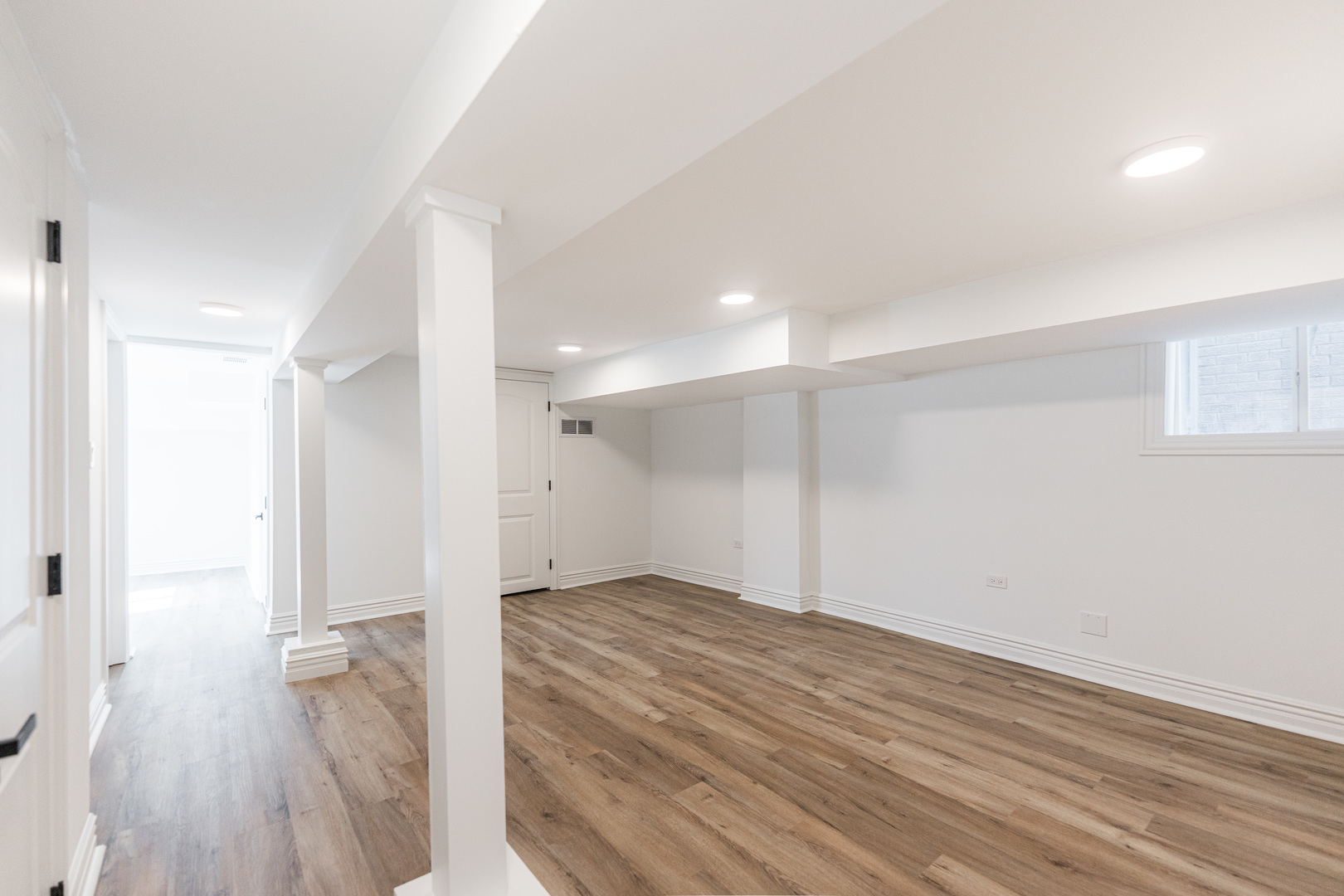 4134 W Roscoe Street, Chicago, IL 60641