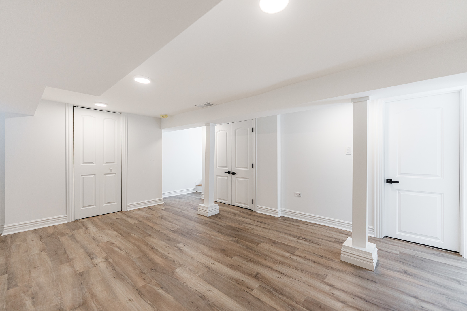 4134 W Roscoe Street, Chicago, IL 60641