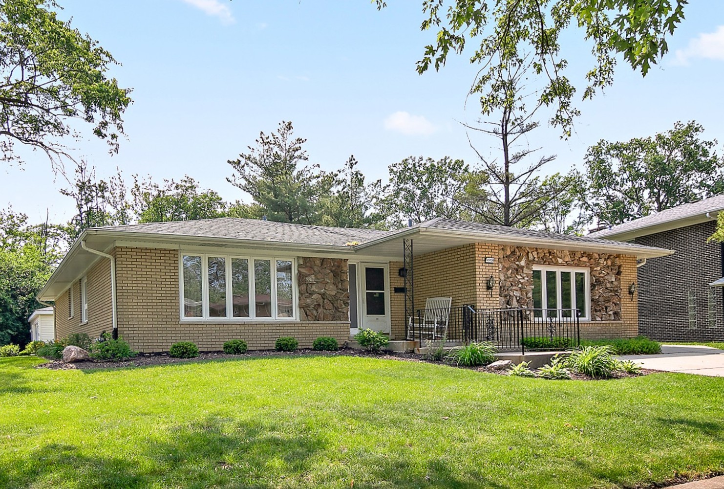 15156 Chestnut Lane, Oak Forest, IL 60452