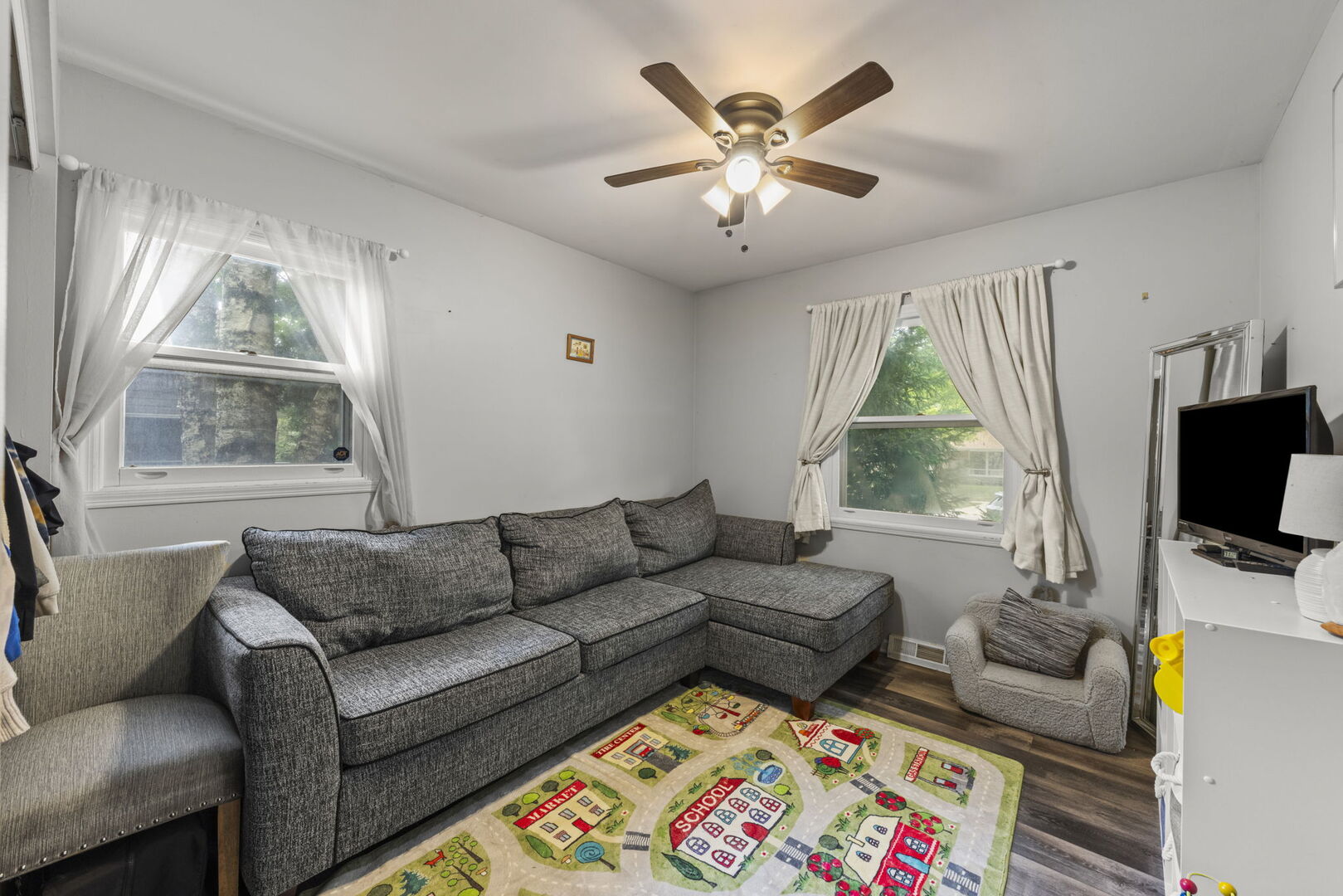 203 Lilac Lane, North Aurora, IL 60542