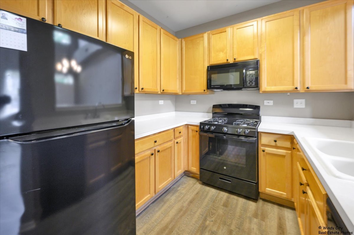 2571 HILLSBORO Boulevard, Aurora, IL 60503