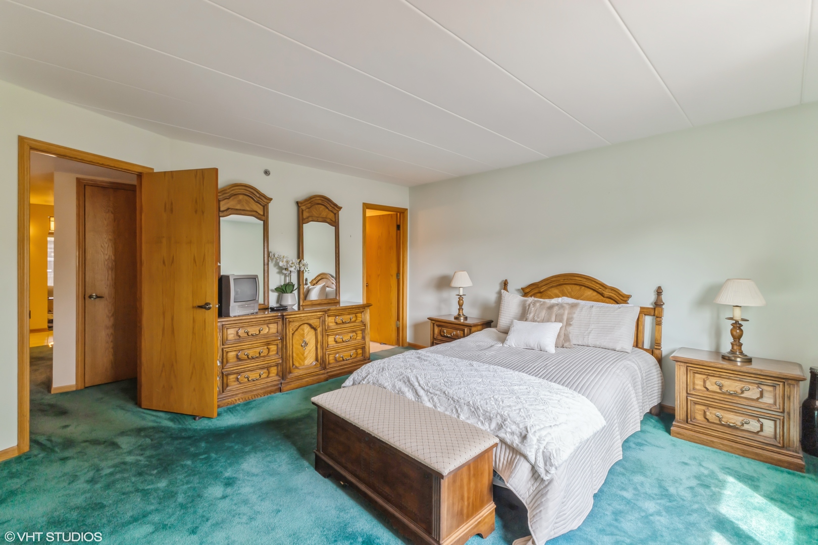 9133 Del Prado Drive #1S, Palos Hills, IL 60465