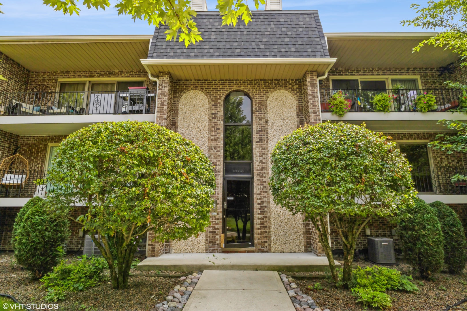 9133 Del Prado Drive #1S, Palos Hills, IL 60465