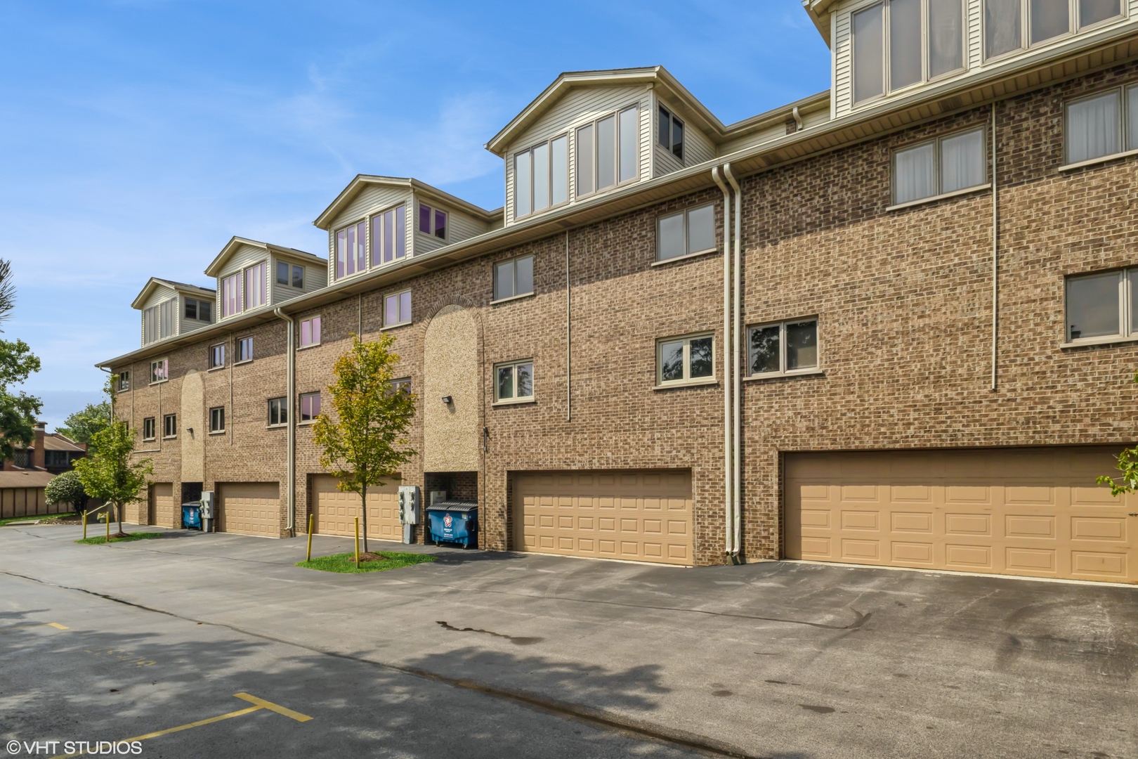 9133 Del Prado Drive #1S, Palos Hills, IL 60465