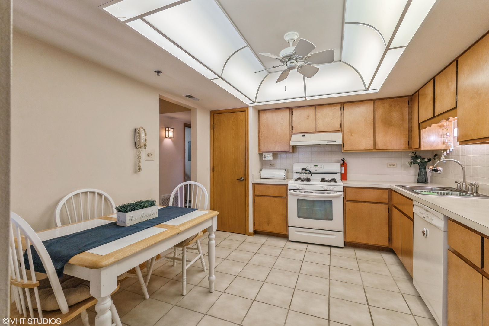 9133 Del Prado Drive #1S, Palos Hills, IL 60465