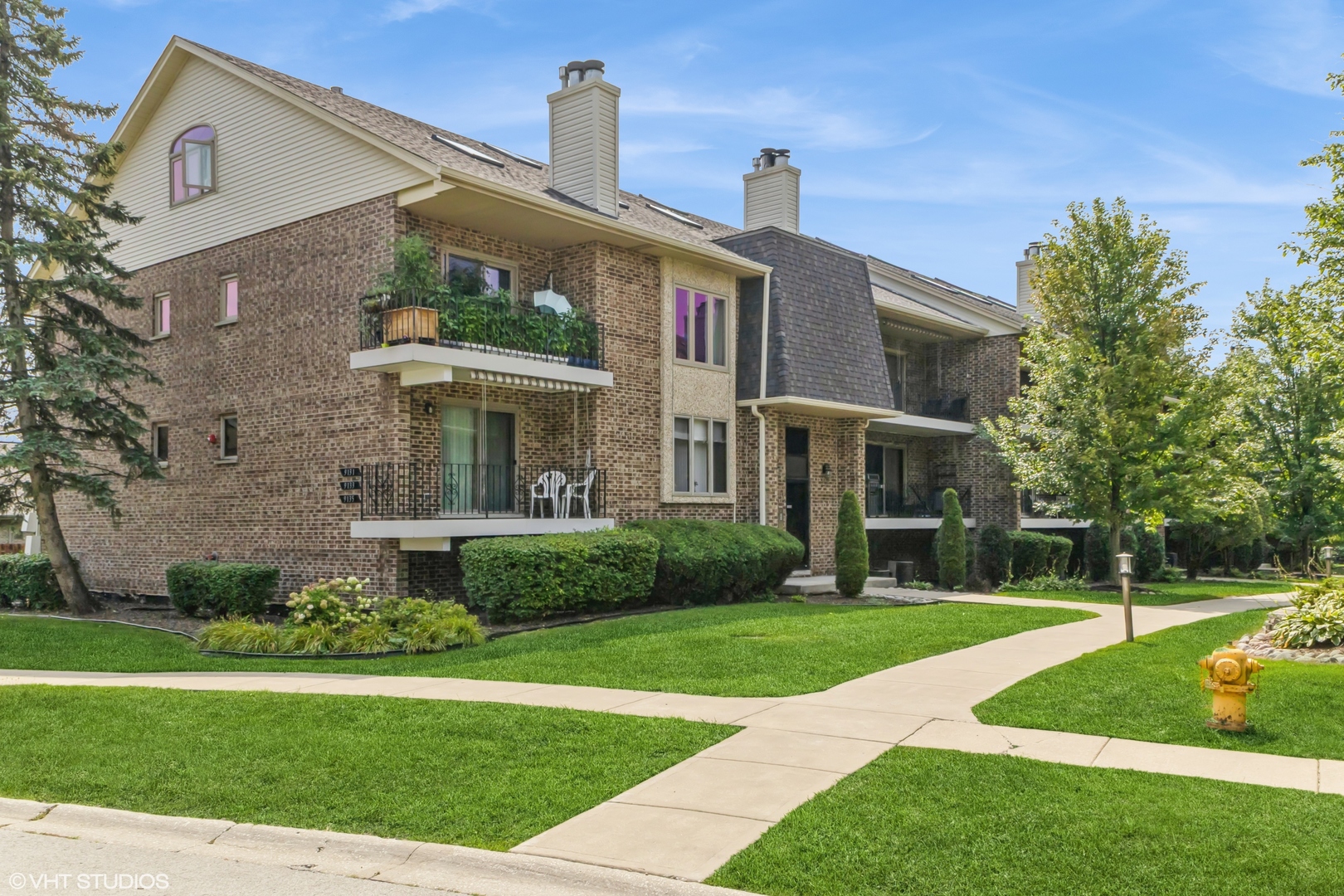 9133 Del Prado Drive #1S, Palos Hills, IL 60465
