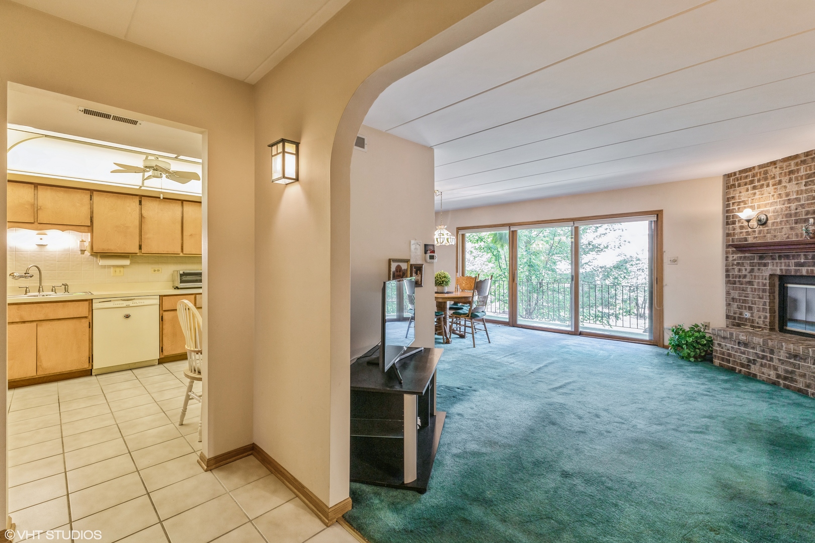 9133 Del Prado Drive #1S, Palos Hills, IL 60465