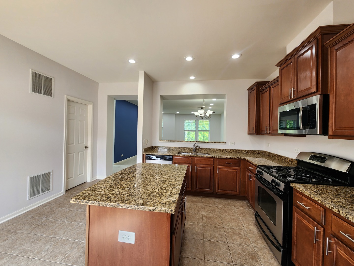 208 W HYDE Street #0, Arlington Heights, IL 60005
