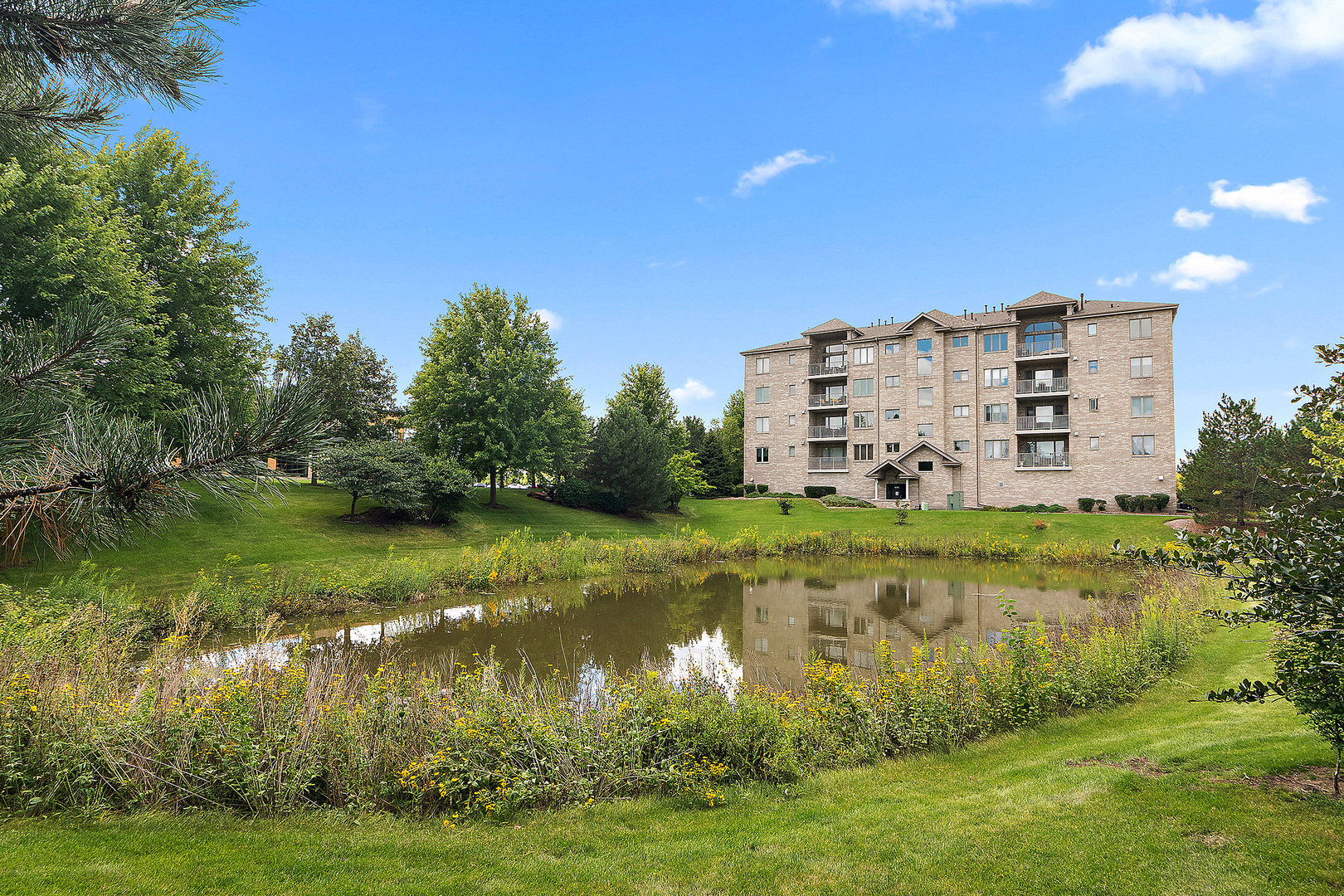11111 Waters Edge Drive #4B, Orland Park, IL 60467
