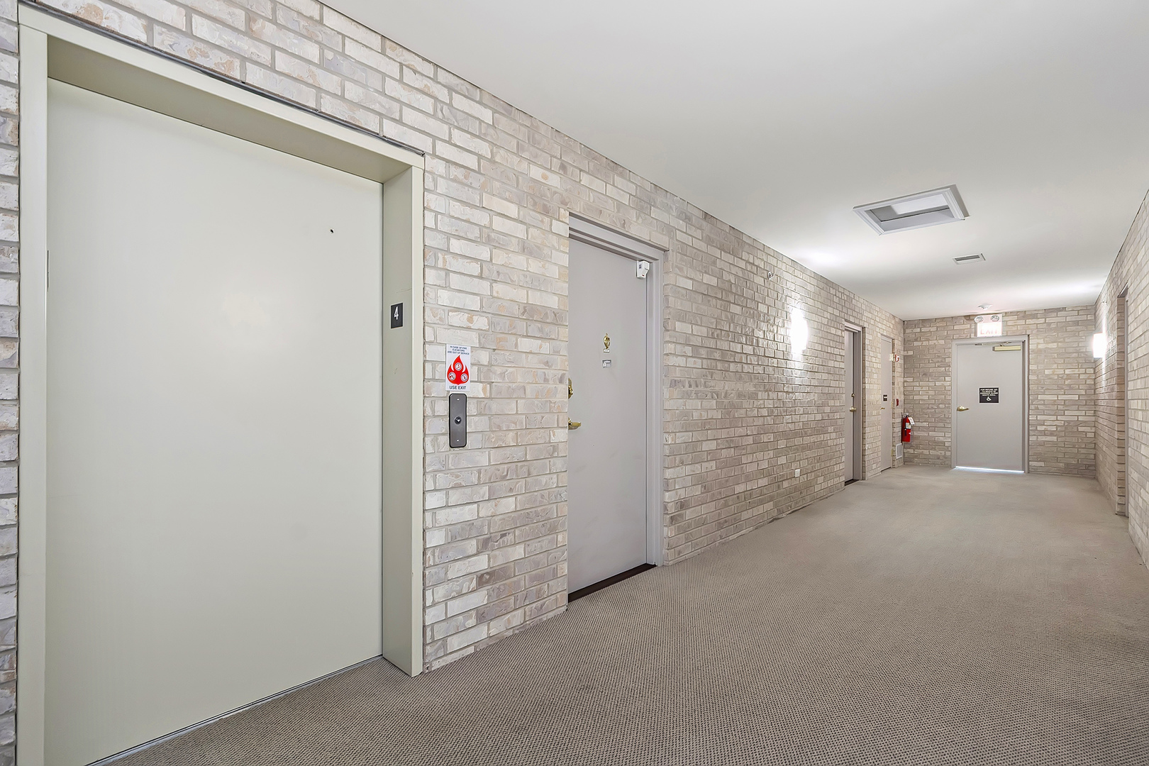 11111 Waters Edge Drive #4B, Orland Park, IL 60467