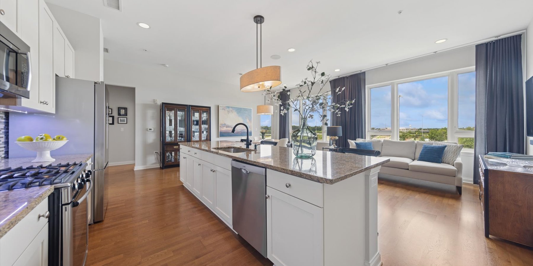 1000 Village Center Drive #409, Burr Ridge, IL 60527