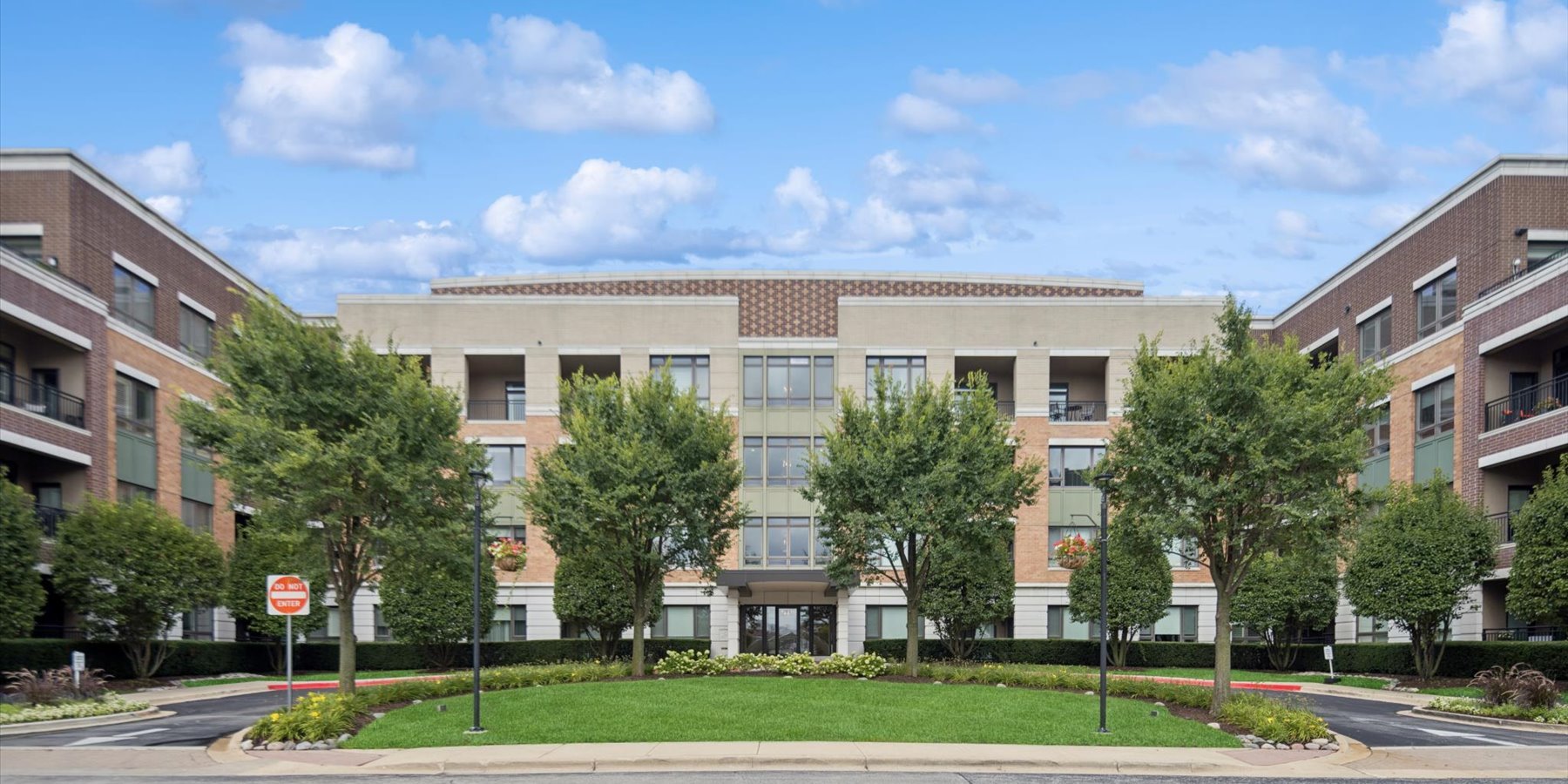 1000 Village Center Drive #409, Burr Ridge, IL 60527
