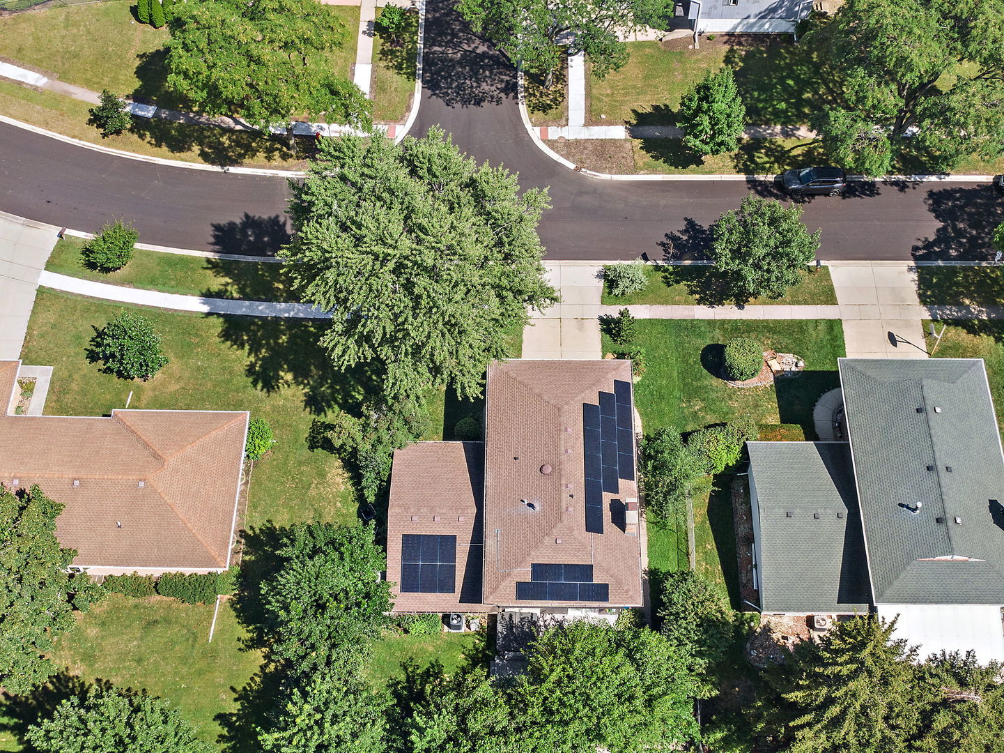 1126 Tiverton Court, Schaumburg, IL 60193