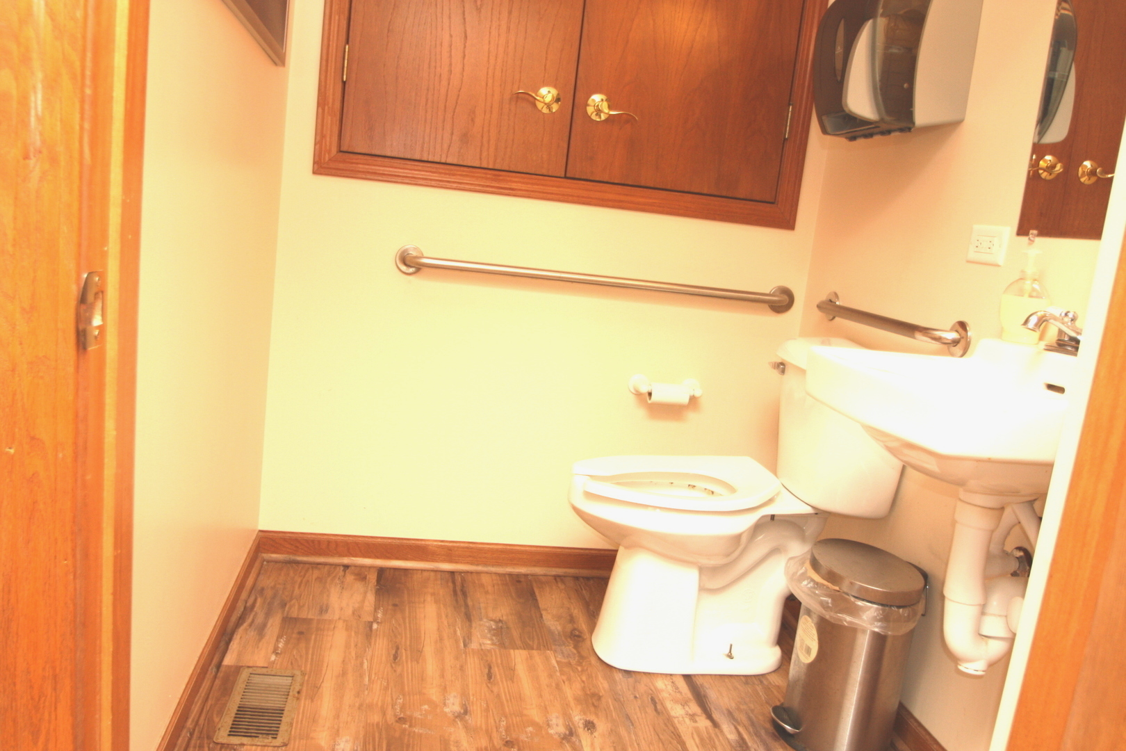 111 W Railroad Avenue, Bartlett, IL 60103