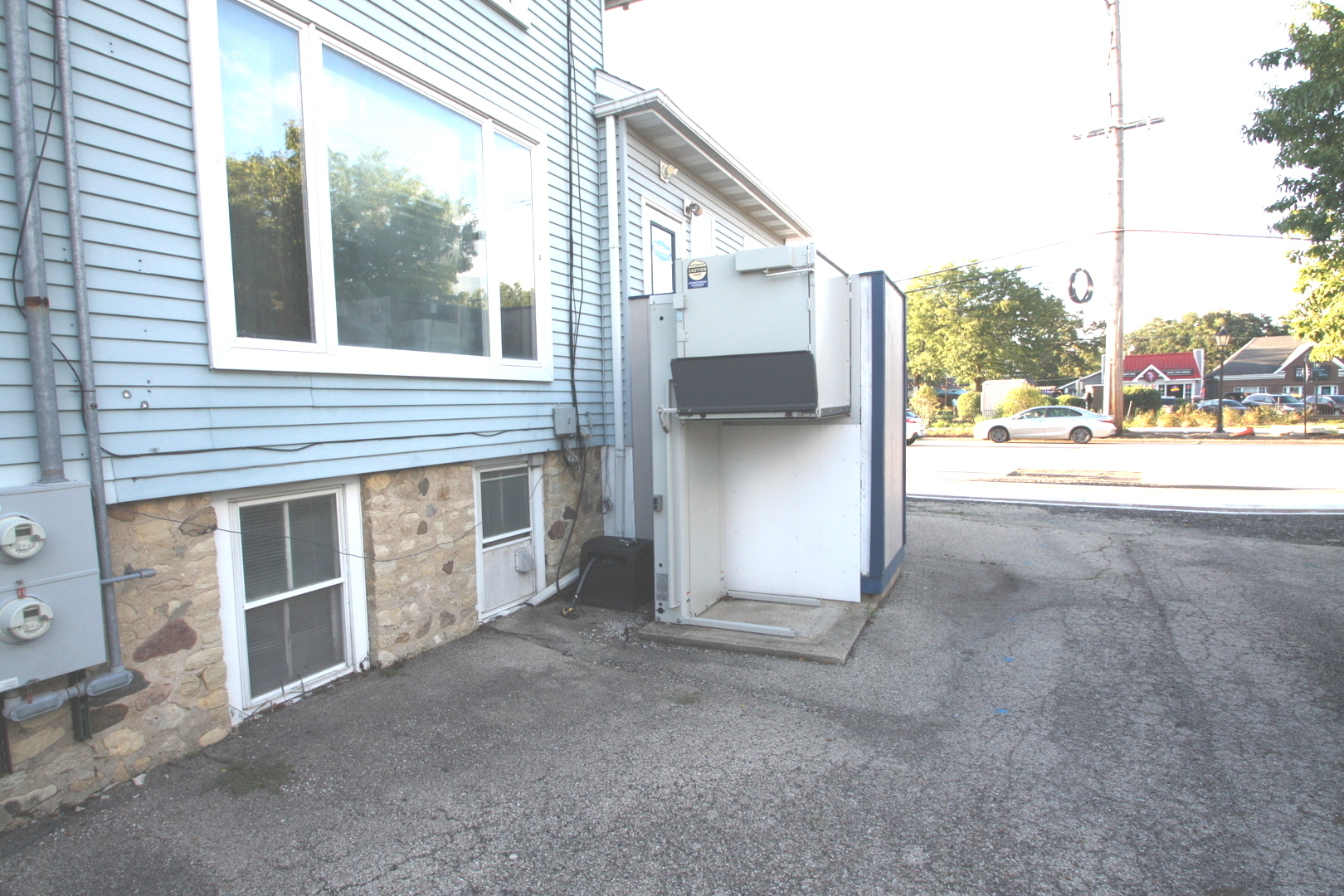111 W Railroad Avenue, Bartlett, IL 60103