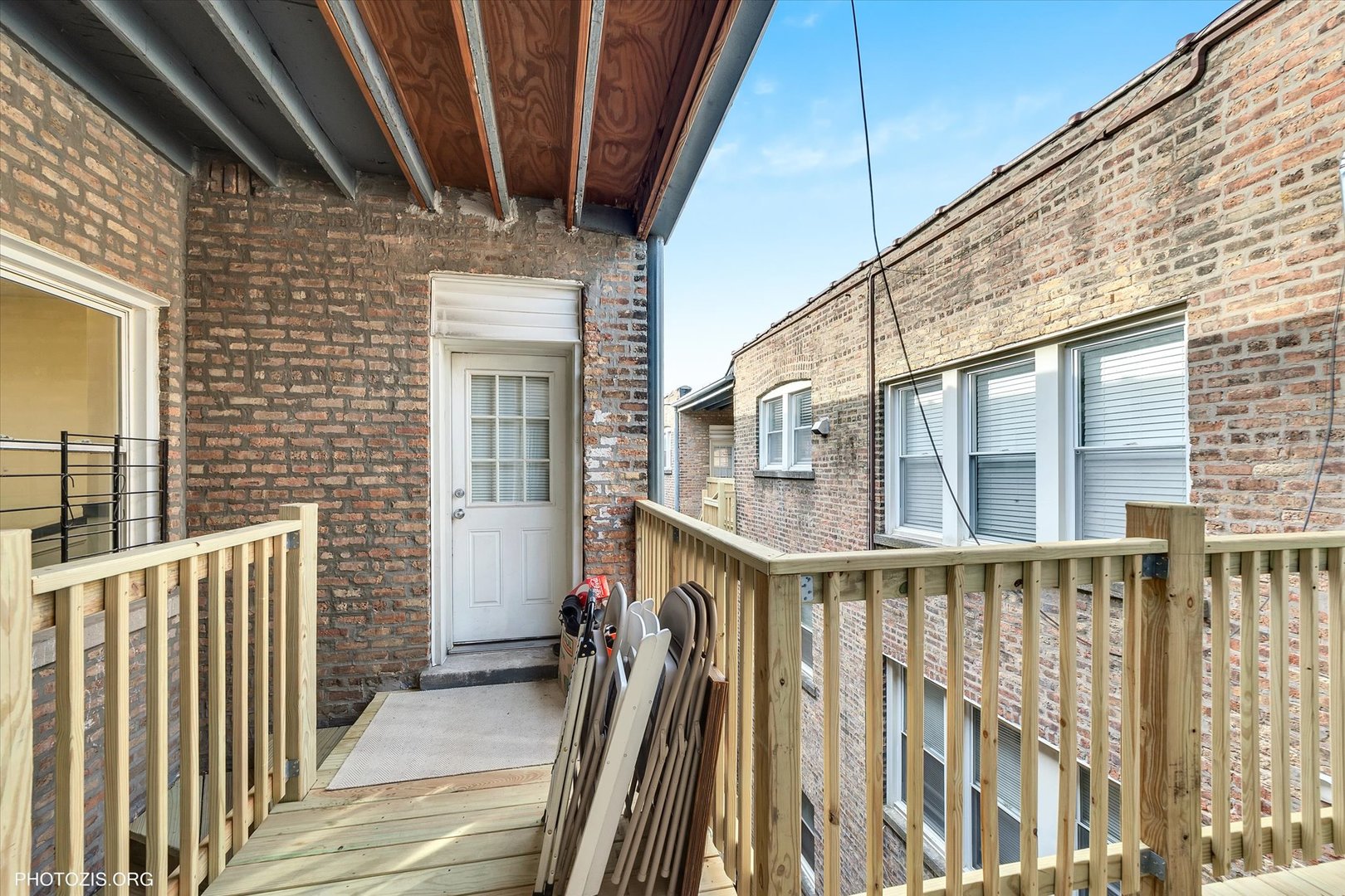 2759 W Arthur Avenue #3, Chicago, IL 60645