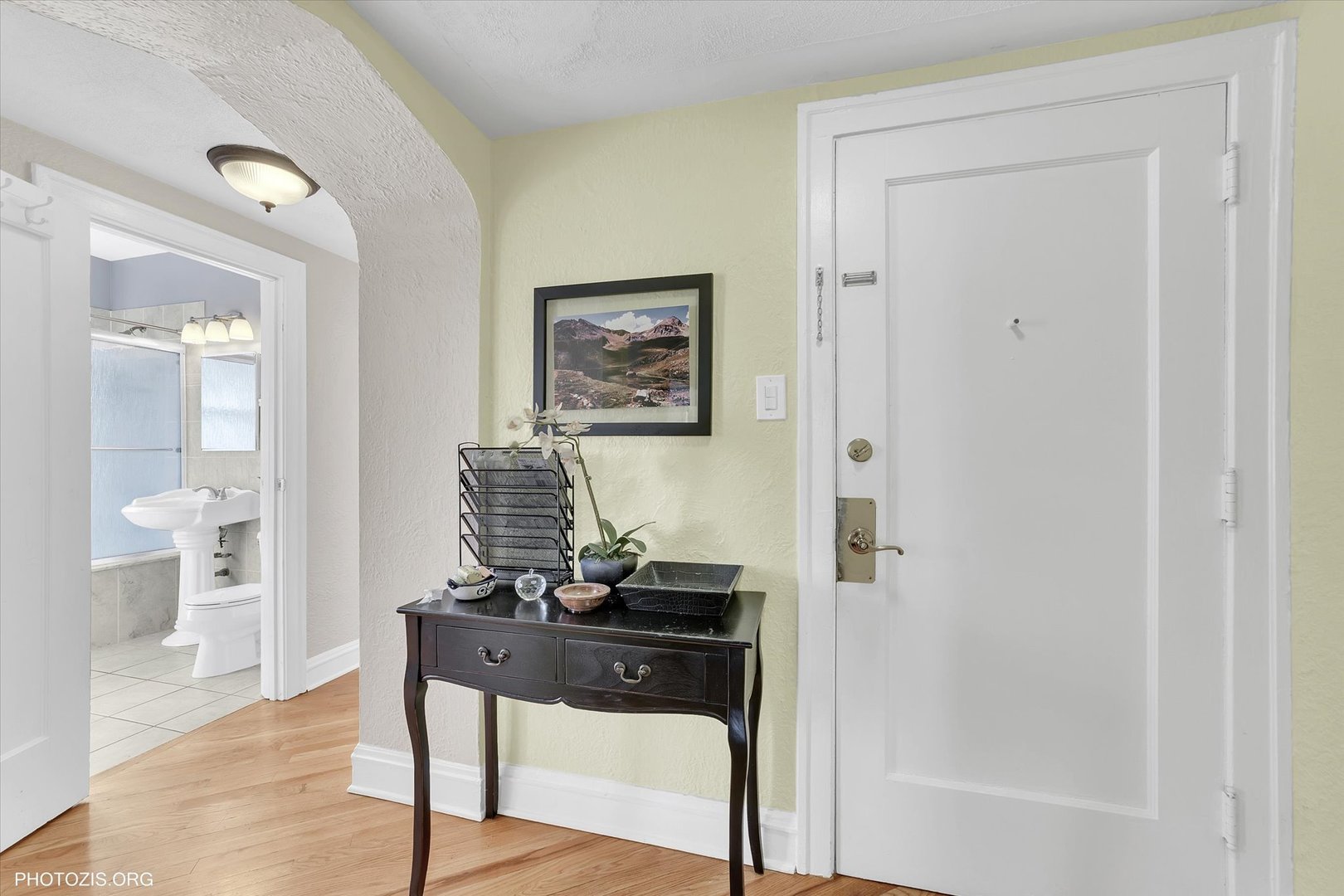 2759 W Arthur Avenue #3, Chicago, IL 60645