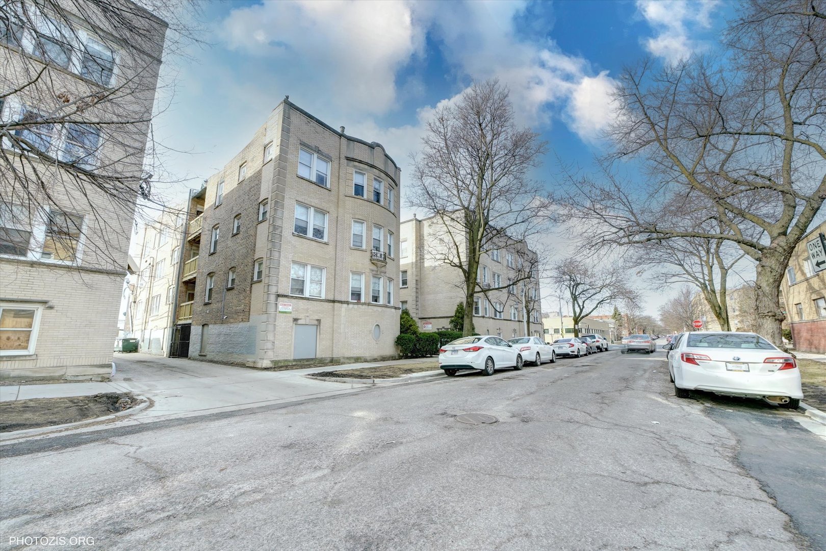 2759 W Arthur Avenue #3, Chicago, IL 60645