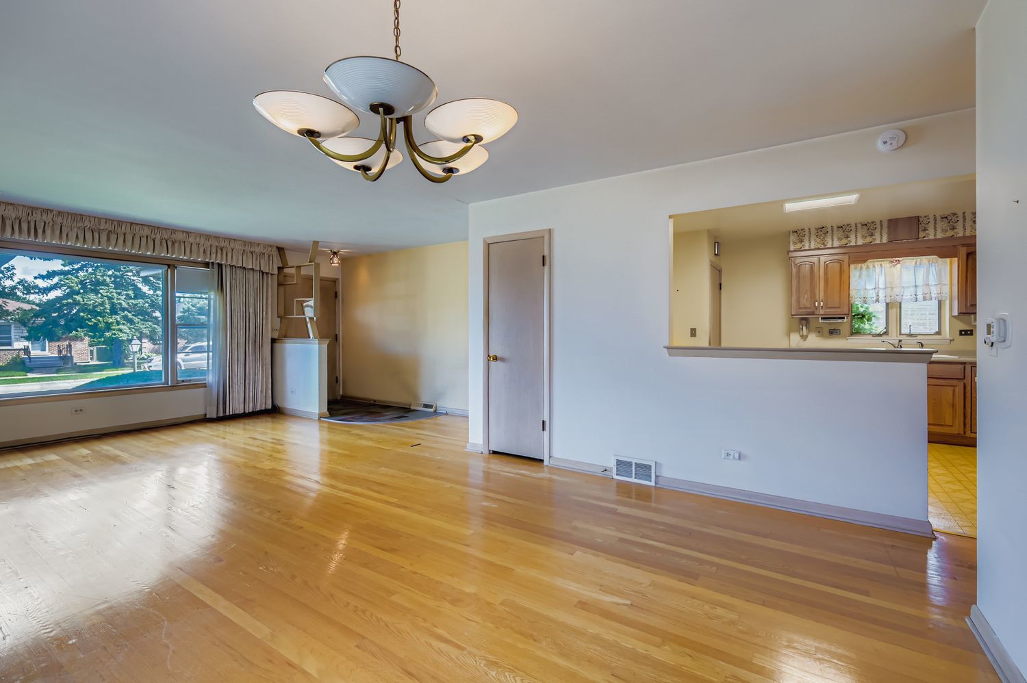 8808 Oriole Avenue, Morton Grove, IL 60053