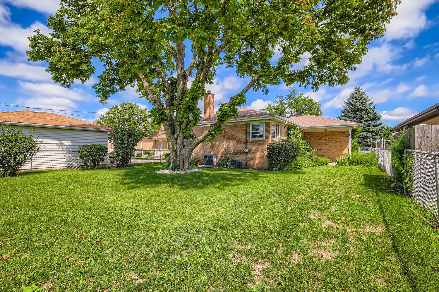8808 Oriole Avenue, Morton Grove, IL 60053