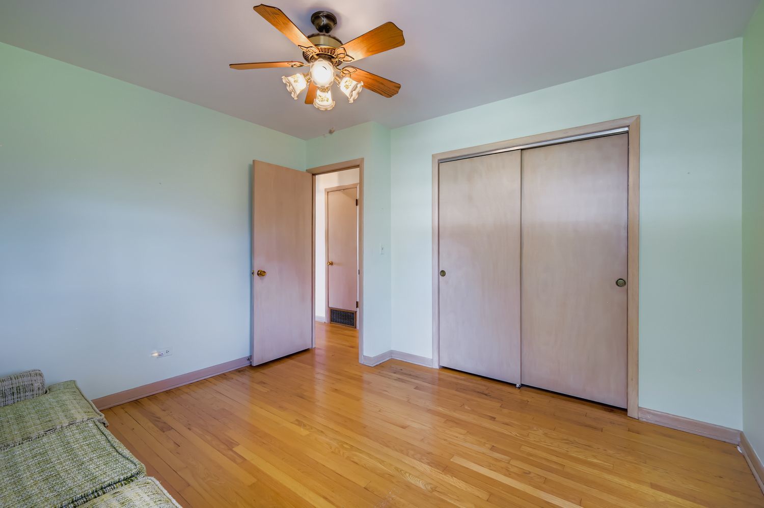 8808 Oriole Avenue, Morton Grove, IL 60053