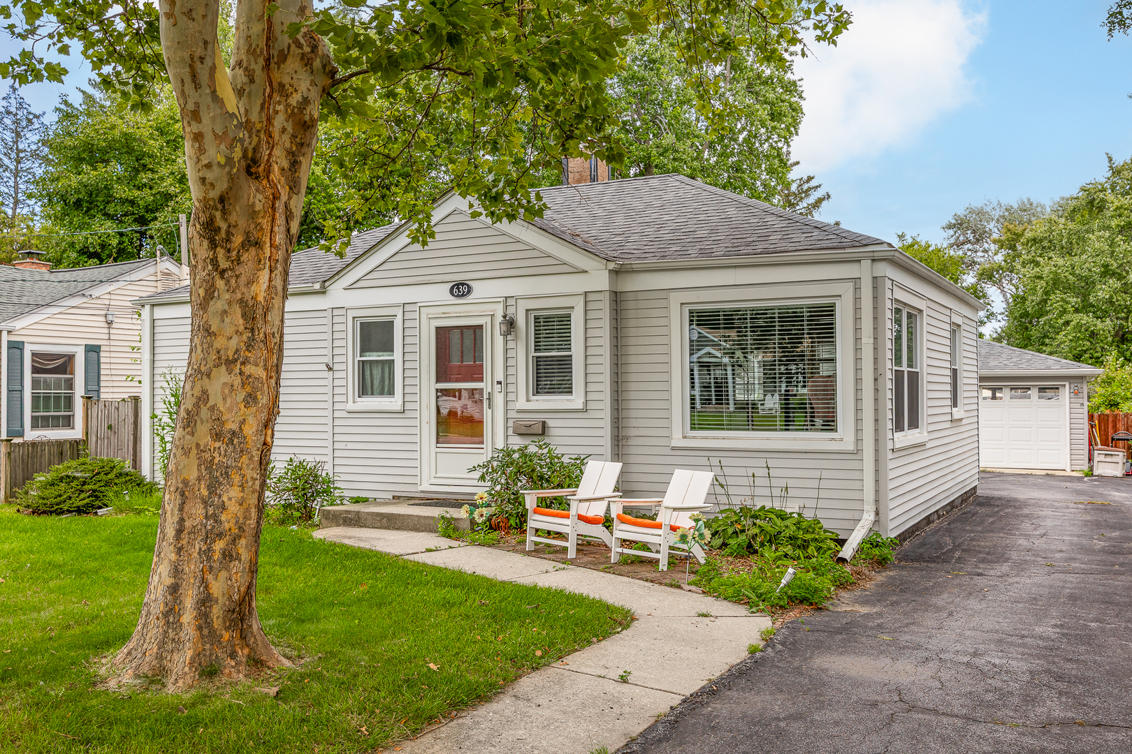 639 S Oakland Avenue, Villa Park, IL 60181