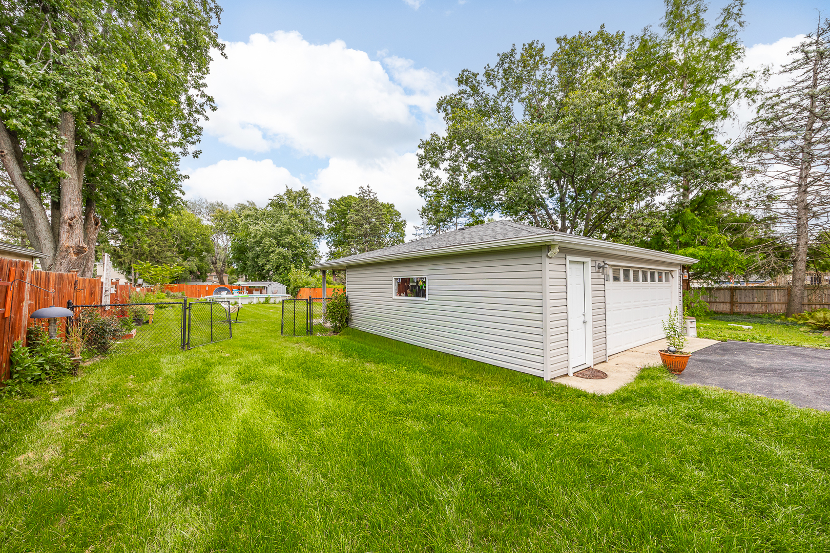 639 S Oakland Avenue, Villa Park, IL 60181