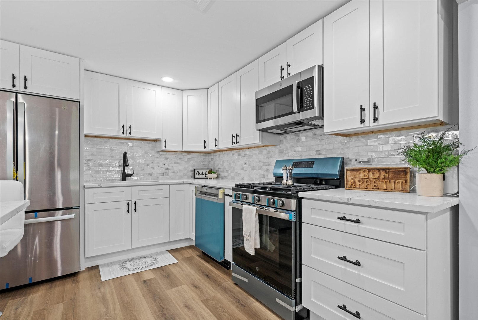 4608 W 90th Place, Hometown, IL 60456