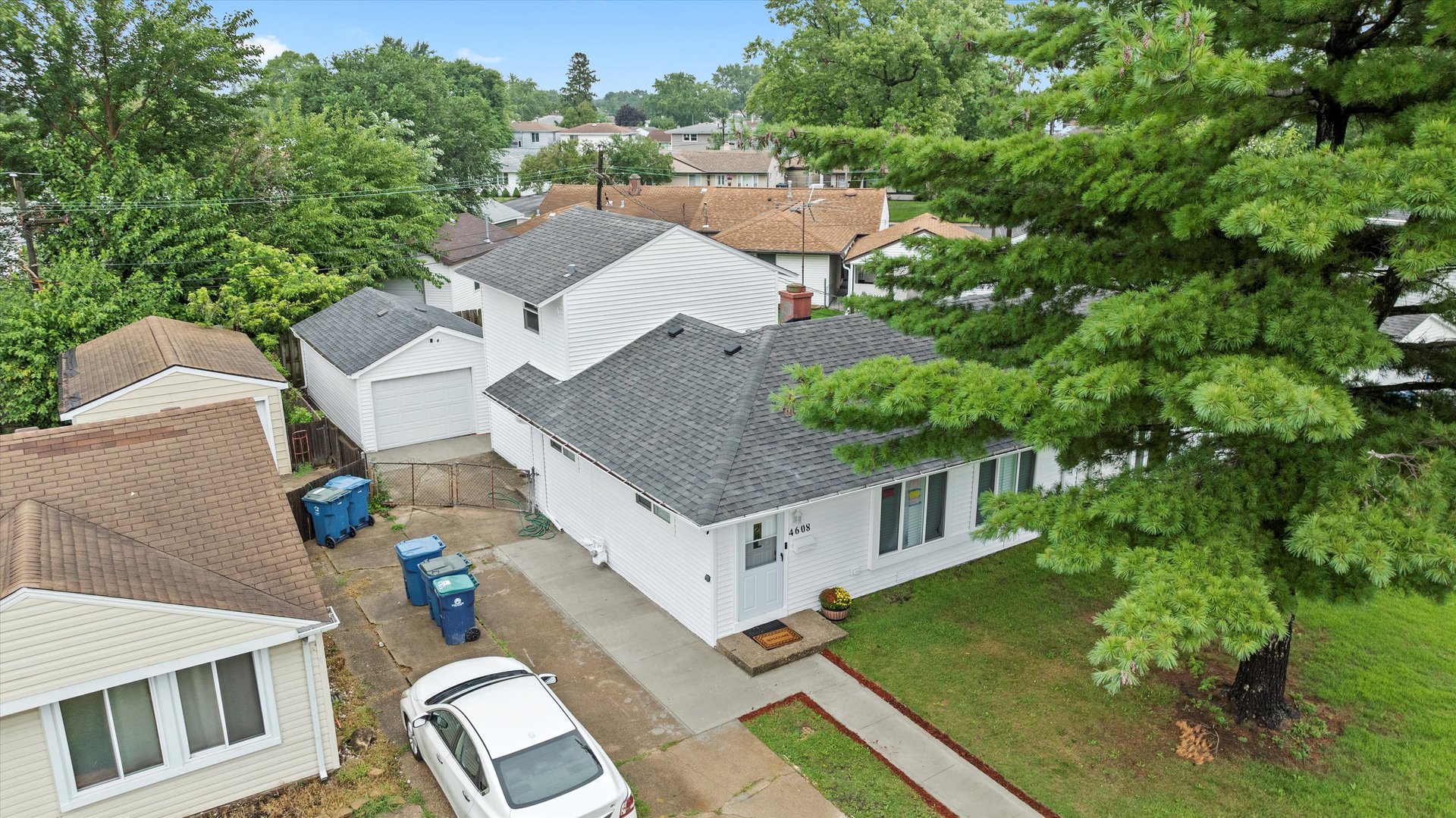 4608 W 90th Place, Hometown, IL 60456