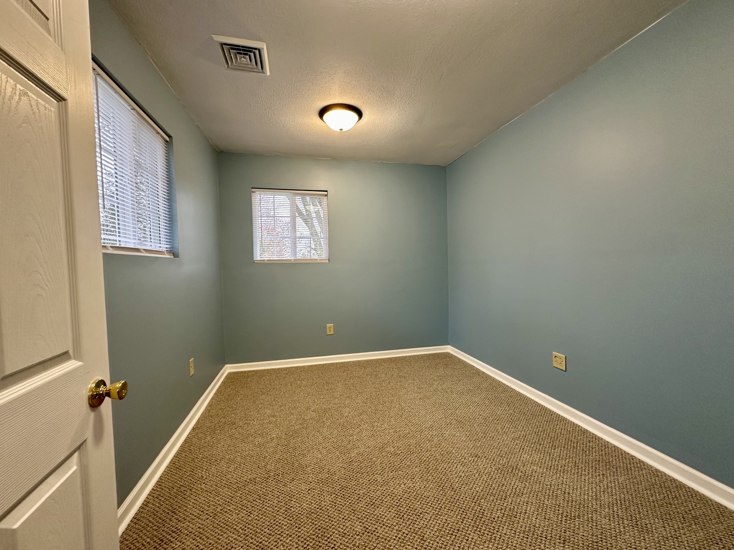 212 E Jefferson Street, Clinton, IL 61727