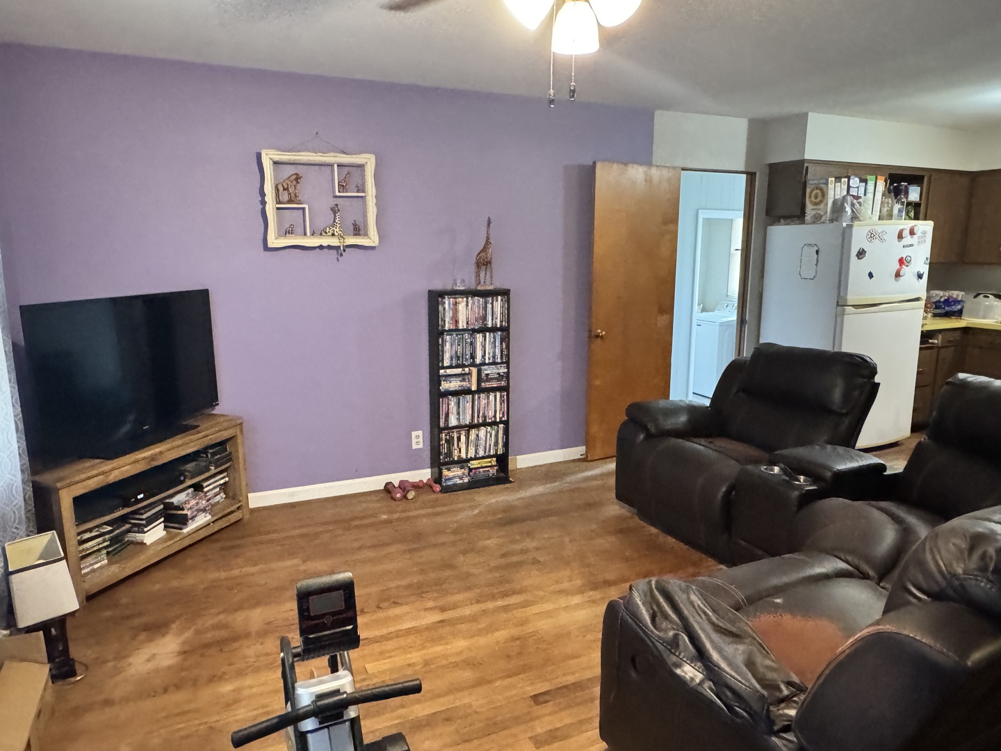 355 Hilltop Drive, North Aurora, IL 60542