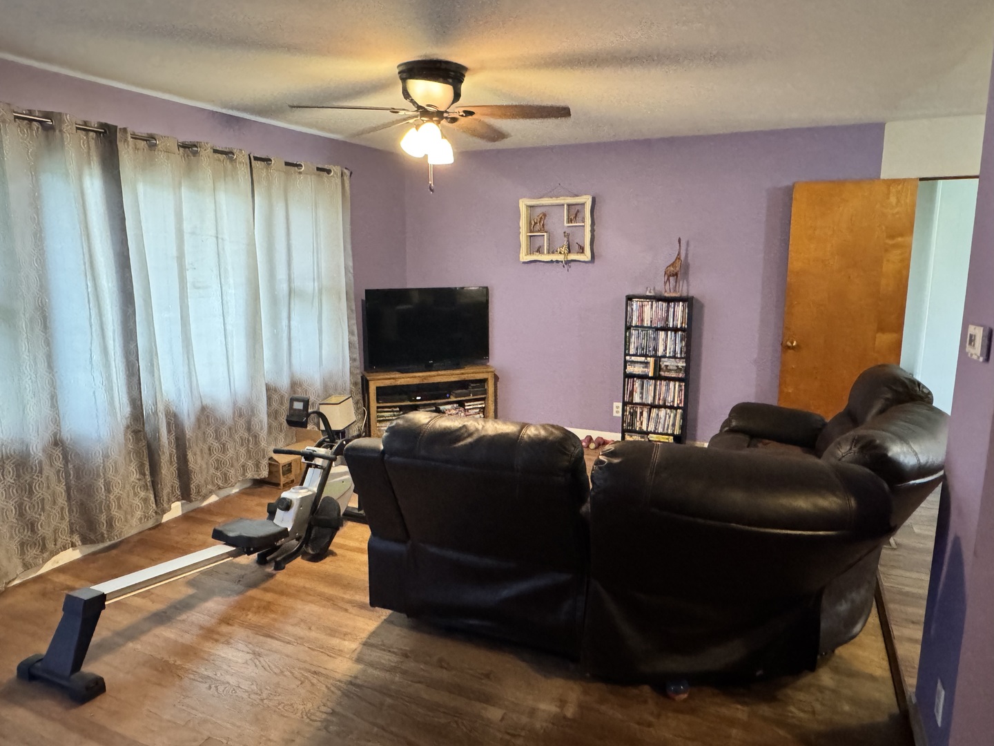 355 Hilltop Drive, North Aurora, IL 60542