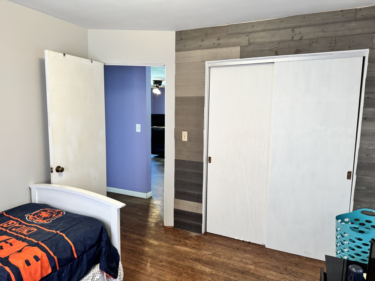 355 Hilltop Drive, North Aurora, IL 60542