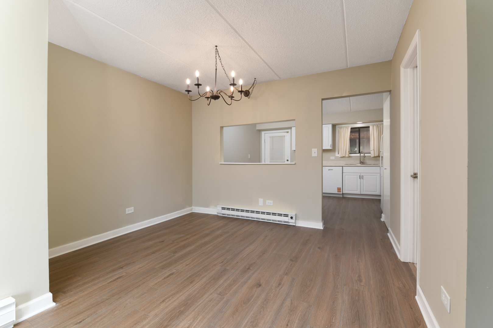 953 N Rohlwing Road #GB, Addison, IL 60101