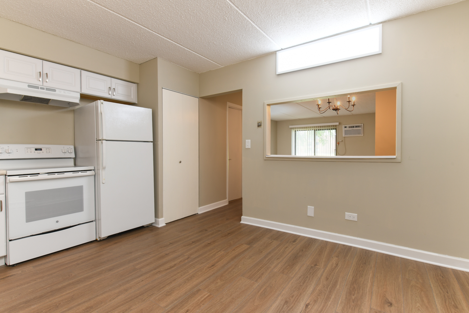 953 N Rohlwing Road #GB, Addison, IL 60101
