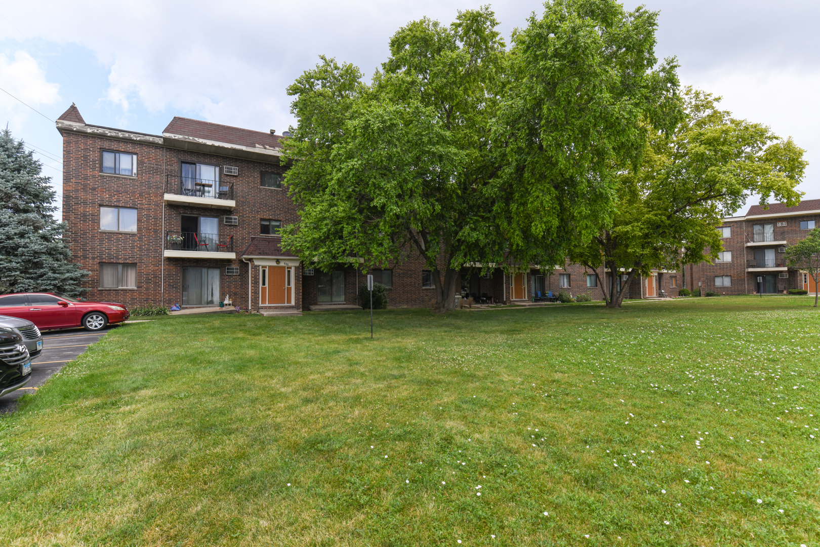 953 N Rohlwing Road #GB, Addison, IL 60101